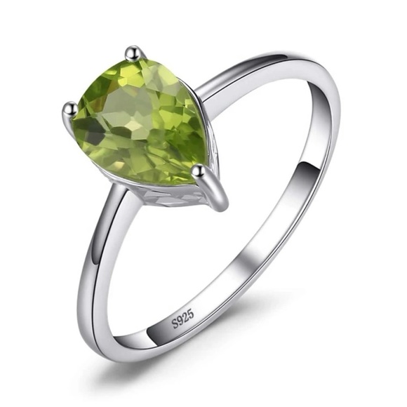Beautiful Sterling Silver 1.3 ct Pear Cut Green Peridot Garnet Solitaire Ring - Picture 3 of 4